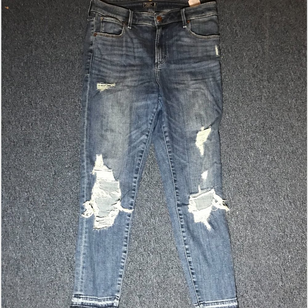 Abercrombie ripped skinny jeans